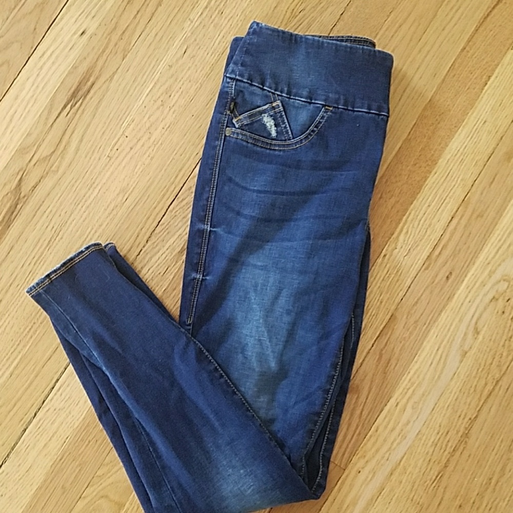 Rock & Republic pull on jeans